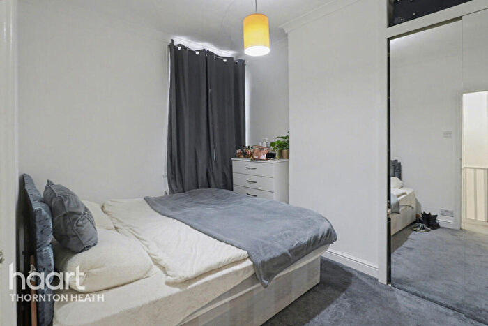 2 Bedroom Maisonette For Sale In Luna Road, Thornton Heath, CR7