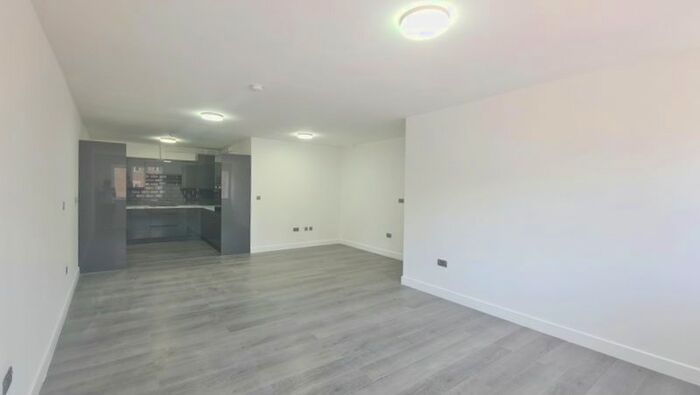 2 Bedroom Flat To Rent In St. James's Drive, London, SW12