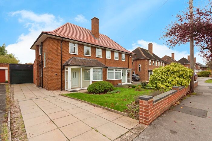 3 Bedroom Semi Detached House For Sale In Tanhouse Farm Road, Solihull, West Midlands, B92