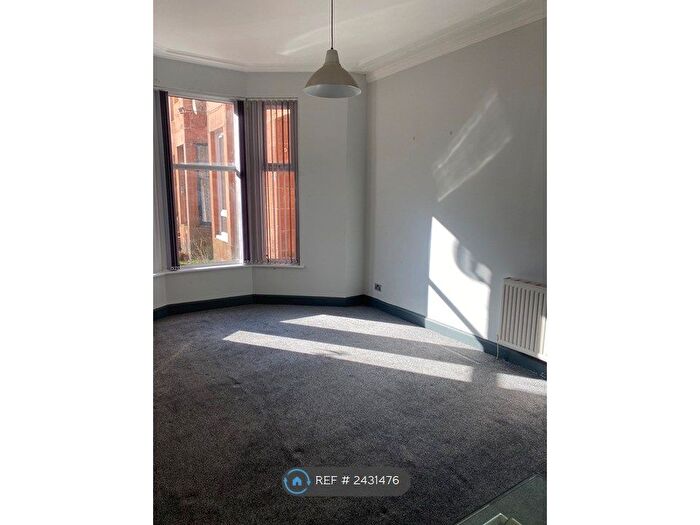 2 Bedroom Flat To Rent In Springhill Gardens, Glasgow, G41