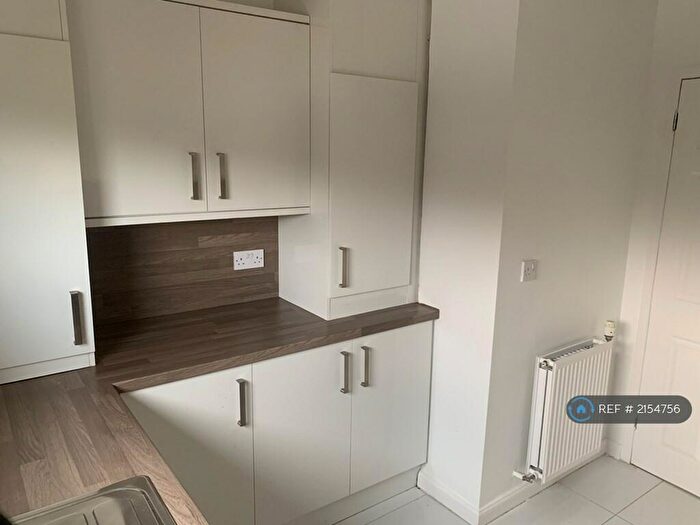 2 Bedroom Flat To Rent In Castlemilk Drive, Glasgow, G45