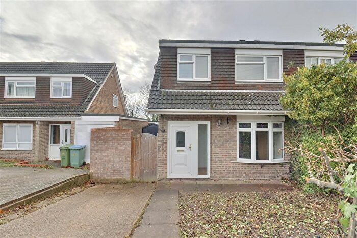 3 Bedroom Semi-detached House To Rent In Kilmiston Drive, Fareham, PO16