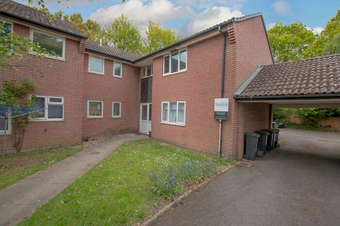 Studio To Rent In Stour Close, West End, Hampshire, SO18