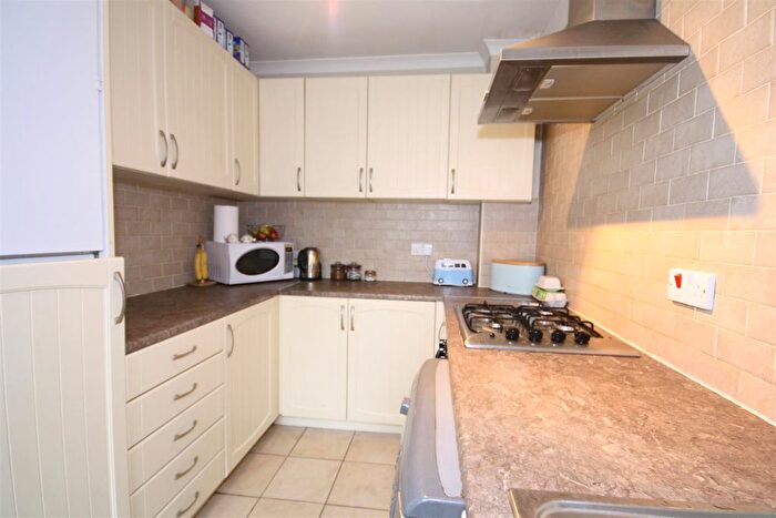 4 Bedroom Detached House For Sale In Vine Way, Brentwood, CM14