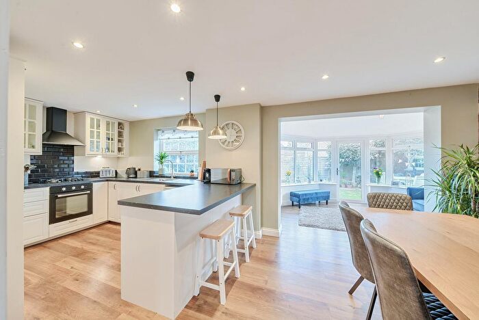 4 Bedroom Detached House For Sale In Kingfisher Reach, Collingham, Wetherby, West Yorkshire, LS22