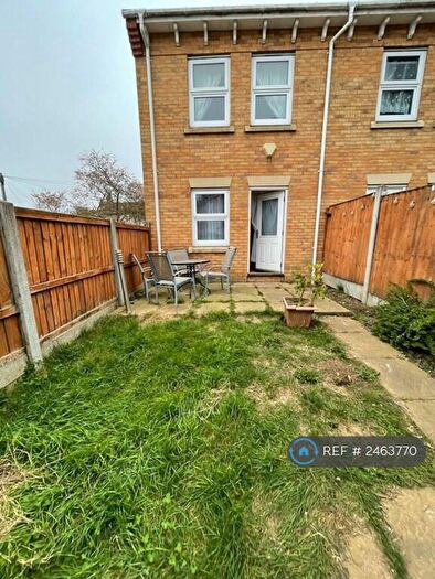 2 Bedroom Terraced House To Rent In Magpie Hall Road, Chatham, ME4