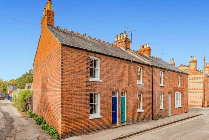 2 Bedroom Terraced House To Rent In West Street, Oxford, OX2