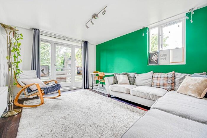 2 Bedroom Flat For Sale In Brassey Road, London, NW6