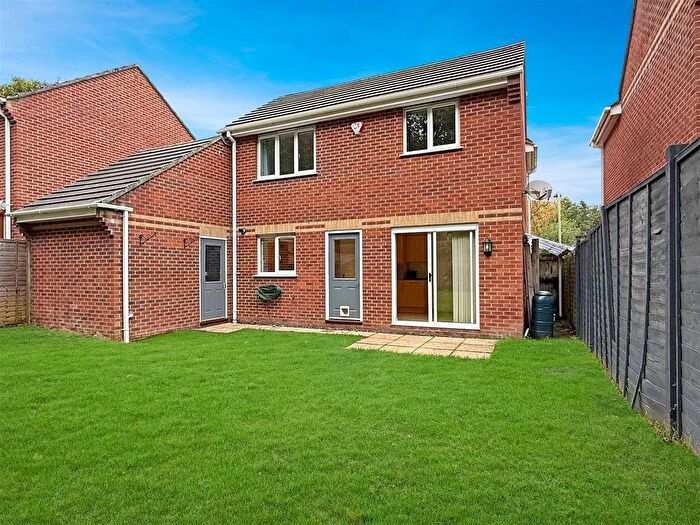 3 Bedroom Detached House For Sale In Fairacre Avenue, Barnstaple, EX32