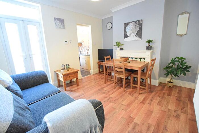 3 Bedroom Terraced House To Rent In Foster Street - Student House - /, LN5