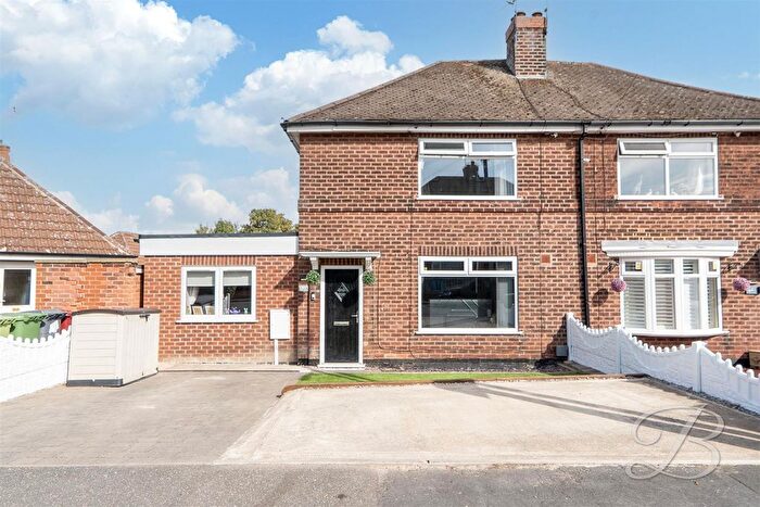 3 Bedroom Semi Detached House For Sale In Ridgeway, Langwith Junction, Mansfield, NG20