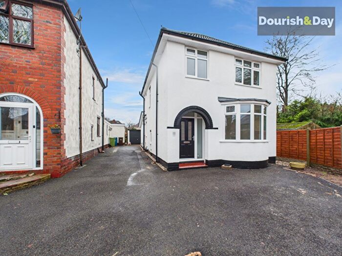 3 Bedroom Detached House For Sale In Eastlands Grove, Stafford, ST17