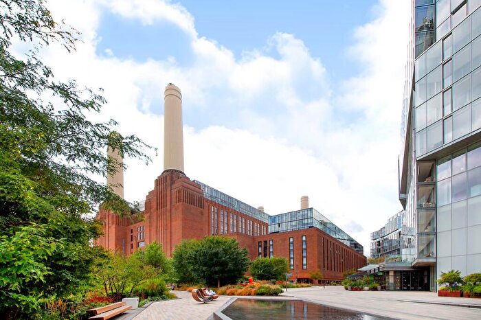 2 Bedroom Flat For Sale In Circus Road West, Battersea Park, SW11