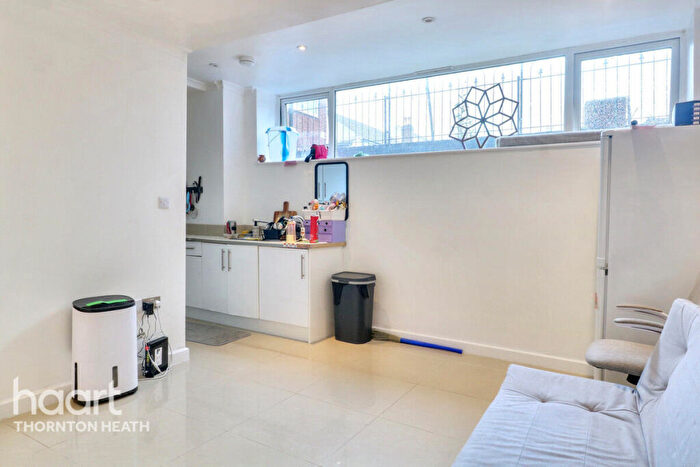 2 Bedroom Flat For Sale In London Road, Thornton Heath, CR7