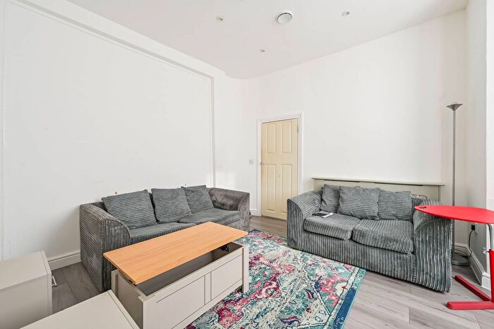 4 Bedroom Terraced House To Rent In Bow Common Lane, Bow, London, E3