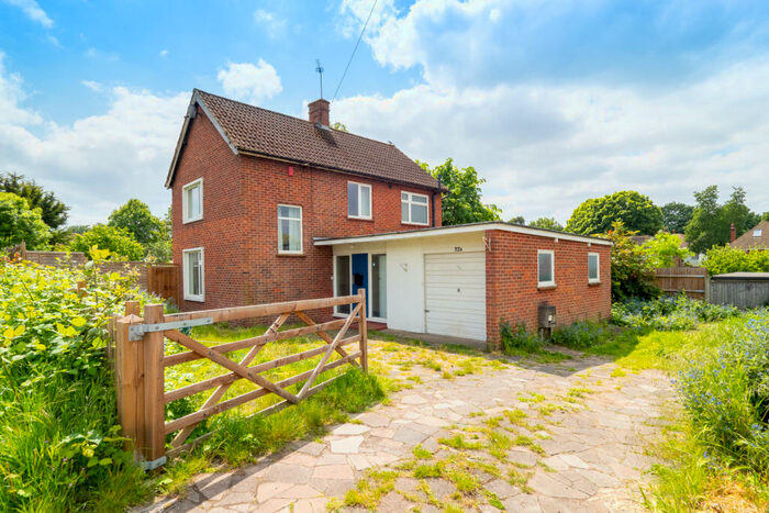 3 Bedroom Detached House To Rent In Salisbury Road, Carshalton, SM5