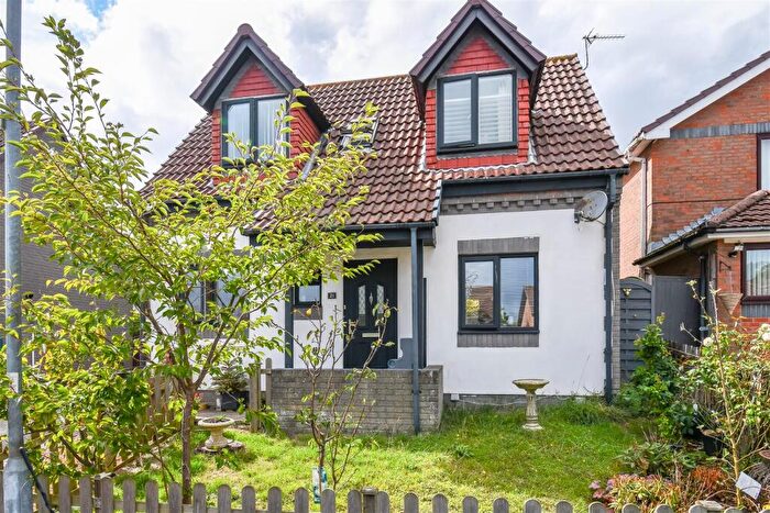 3 Bedroom Detached House For Sale In Cook Road, Barry, CF62