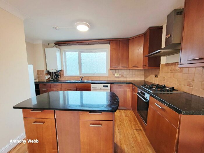 1 Bedroom Flat To Rent In Mintern Close, Hedge Lane, London, N13