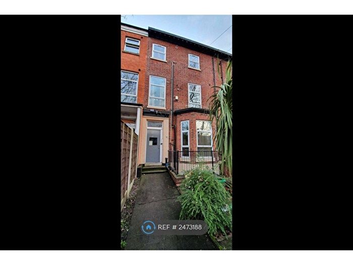 2 Bedroom Flat To Rent In Withington Road, Manchester, M16