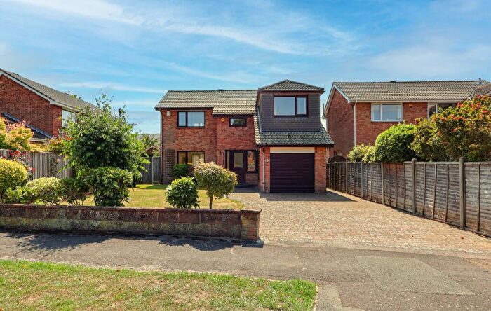 4 Bedroom Detached House For Sale In Third Avenue, Denvilles, Havant, PO9
