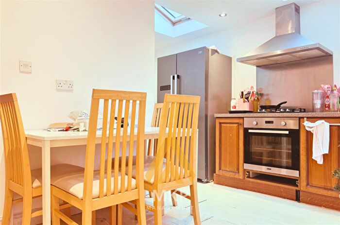4 Bedroom Semi-Detached House To Rent In Harborne Park Road, B17