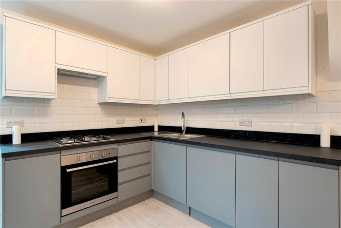 2 Bedroom Flat To Rent In Burgoyne Road, Harringay, London, N4