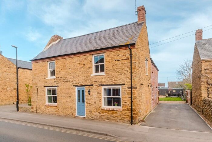 5 Bedroom Detached House For Sale In High Street, Moulton, Northampton, NN3
