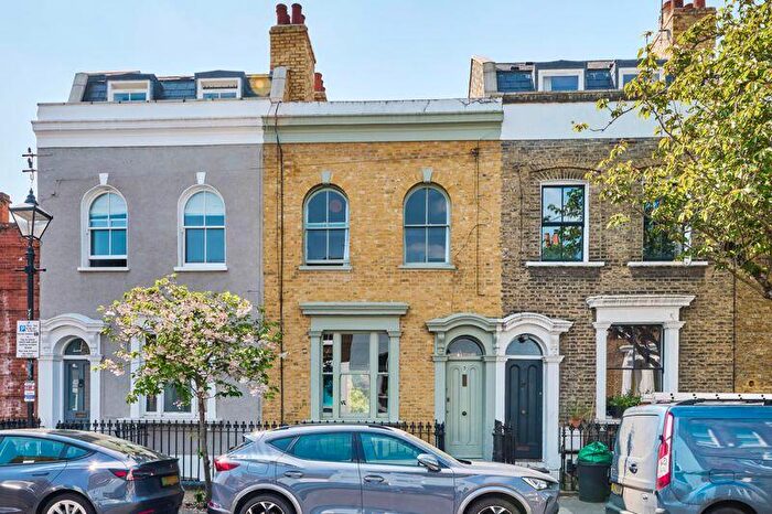 3 Bedroom Property To Rent In Vivian Road, Bow, E3