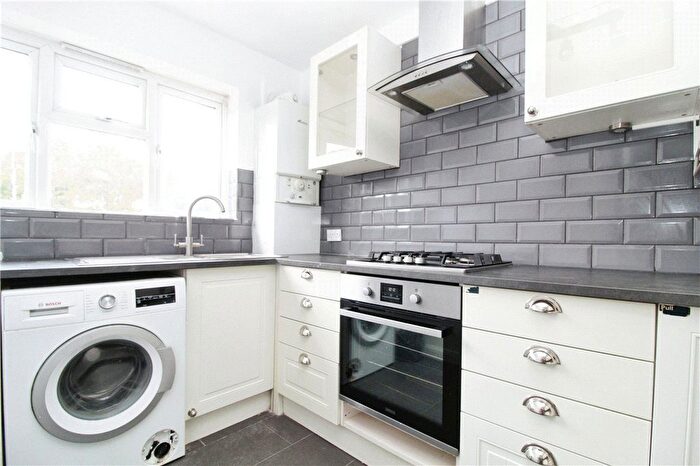 2 Bedroom Maisonette To Rent In Brighton Road, South Croydon, CR2