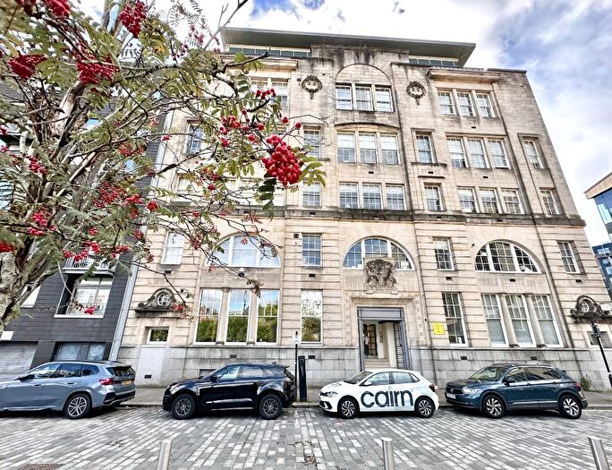 3 Bedroom Flat To Rent In College Street, Merchant City, Glasgow, G1