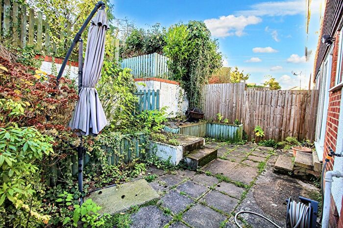 3 Bedroom End Of Terrace House For Sale In Edelvale Road, Bitterne, SO18
