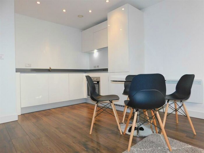 1 Bedroom Apartment To Rent In Broadway Residences, Broad Street, Birmingham, B15