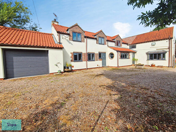 4 Bedroom Detached House For Sale In Church Street, Owston Ferry, Doncaster, DN9