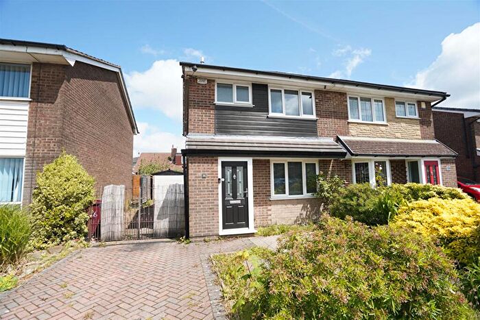 3 Bedroom Semi-Detached House For Sale In Greenbarn Way, Blackrod, Bolton, BL6