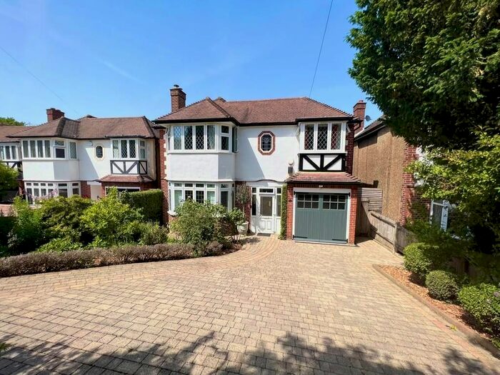 4 Bedroom Detached House To Rent In Croft Road, Sutton, SM1
