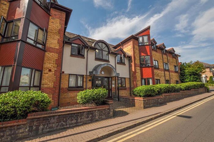 2 Bedroom Flat To Rent In Brooklands Court, St Albans, AL1