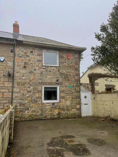 2 Bedroom Cottage To Rent In Newton Road, Troon, Camborne TR14