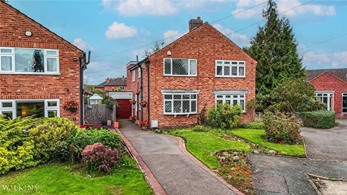 3 Bedroom Semi Detached House For Sale In Peel Close, Drayton Bassett, Tamworth, Staffordshire, B78
