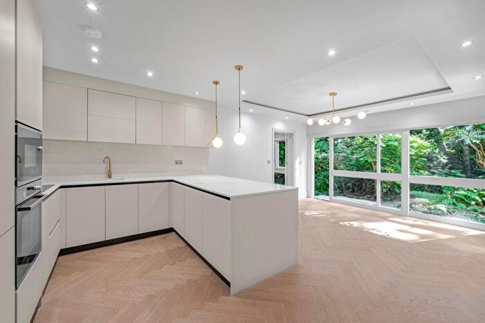 2 Bedroom Flat For Sale In Nash House, - Park Village East, NW1