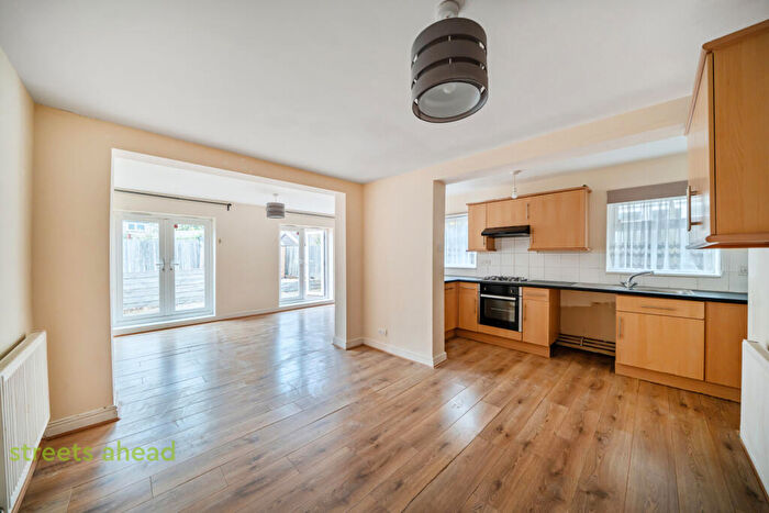 2 Bedroom Apartment To Rent In Arundel Road, Croydon, CR0