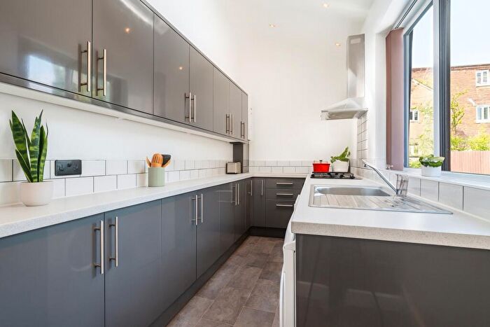 4 Bedroom House To Rent In Priestley Street, Sheffield, S2