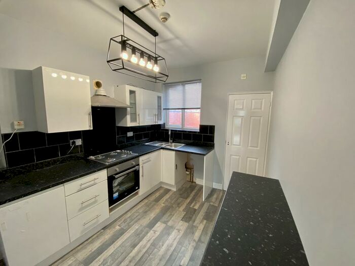 2 Bedroom Flat To Rent In Radford Road, Nottingham, NG7