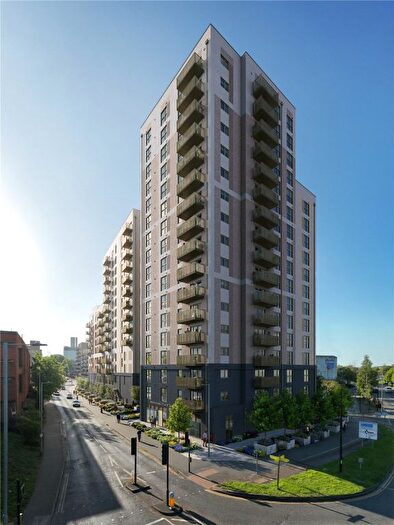 3 Bedroom Flat For Sale In Market Street, Bracknell, Berkshire, RG12