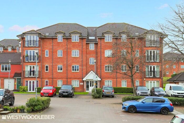 2 Bedroom Apartment To Rent In Yukon Road, Broxbourne, EN10