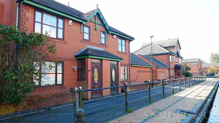 3 Bedroom Town House To Rent In Monins Avenue, Tipton, DY4
