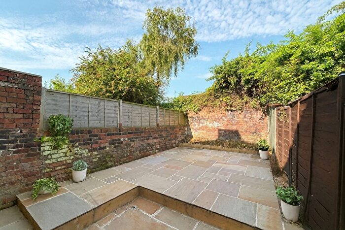 4 Bedroom Semi-Detached House To Rent In Edmund Road, Sheffield, S2