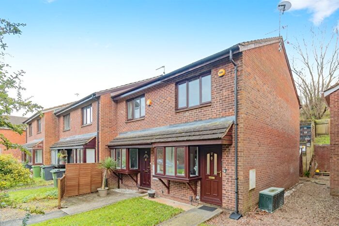 2 Bedroom End Of Terrace House For Sale In Kinnerton Way, Exeter, EX4