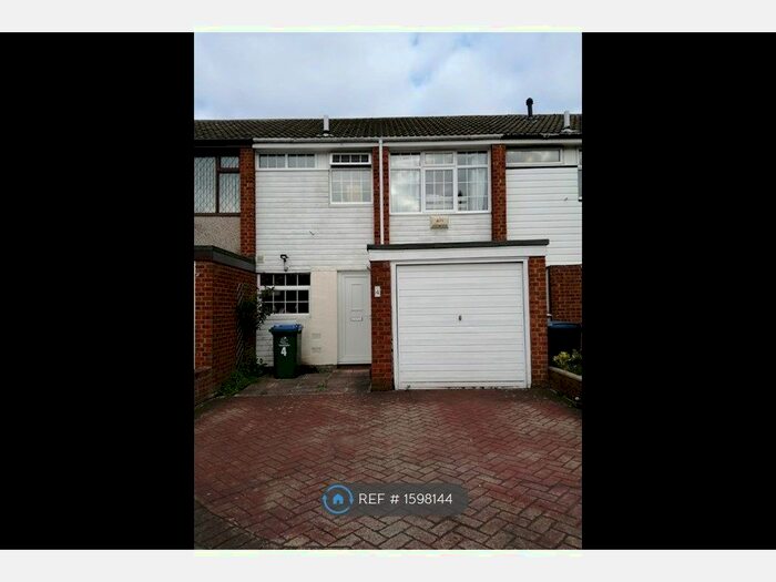 3 Bedroom Terraced House To Rent In Manfield Avenue, Coventry, CV2