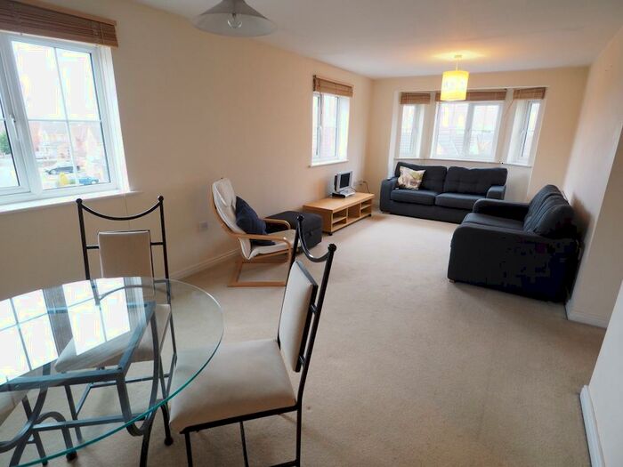 2 Bedroom Apartment To Rent In Chandlers Court, Victoria Dock, Hull, HU9