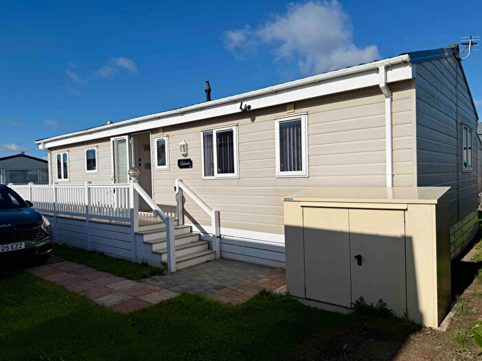 3 Bedroom Park Home For Sale In Felixstowe Beach Holiday Village, Walton Avenue, IP11